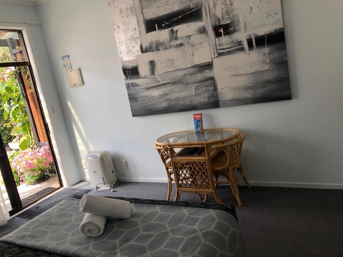 Opononi Lighthouse Motel Екстериор снимка